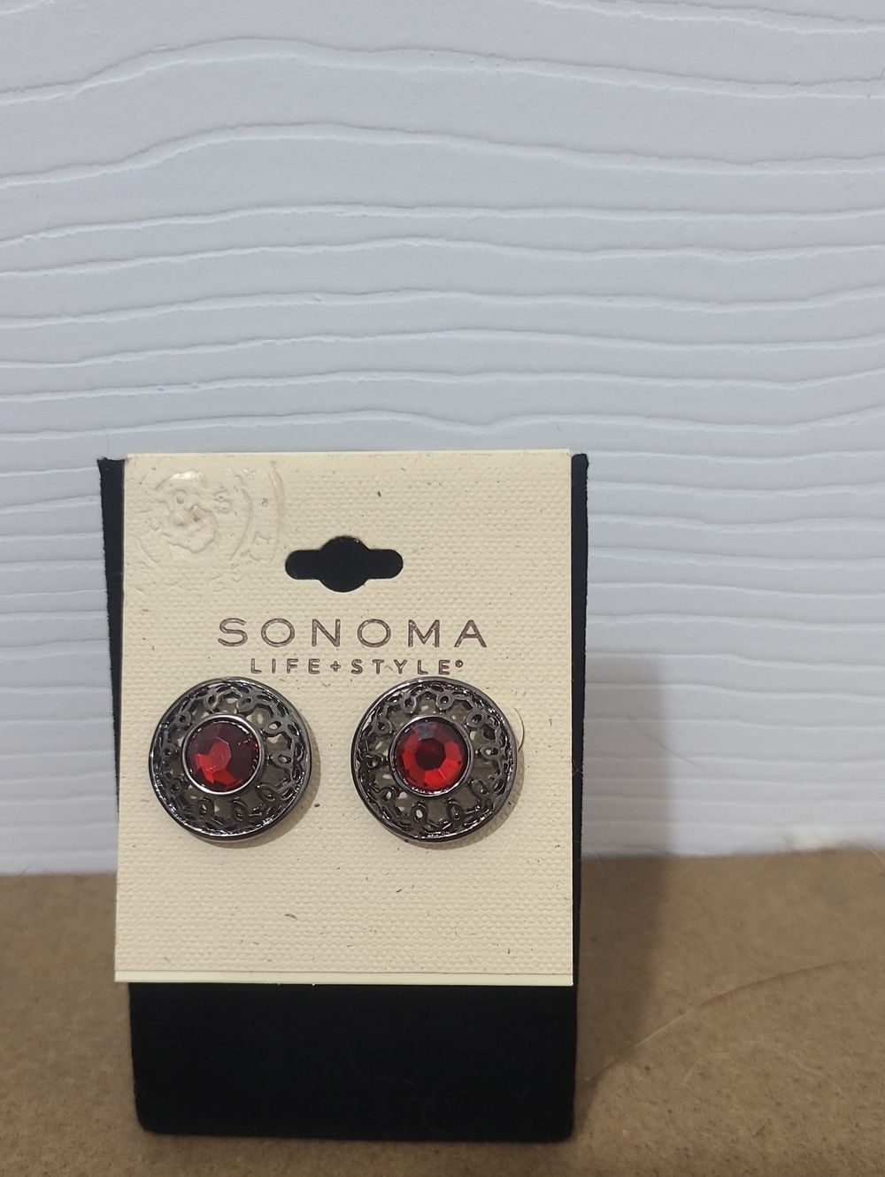Sonoma Red Center Filigree Button Earrings
